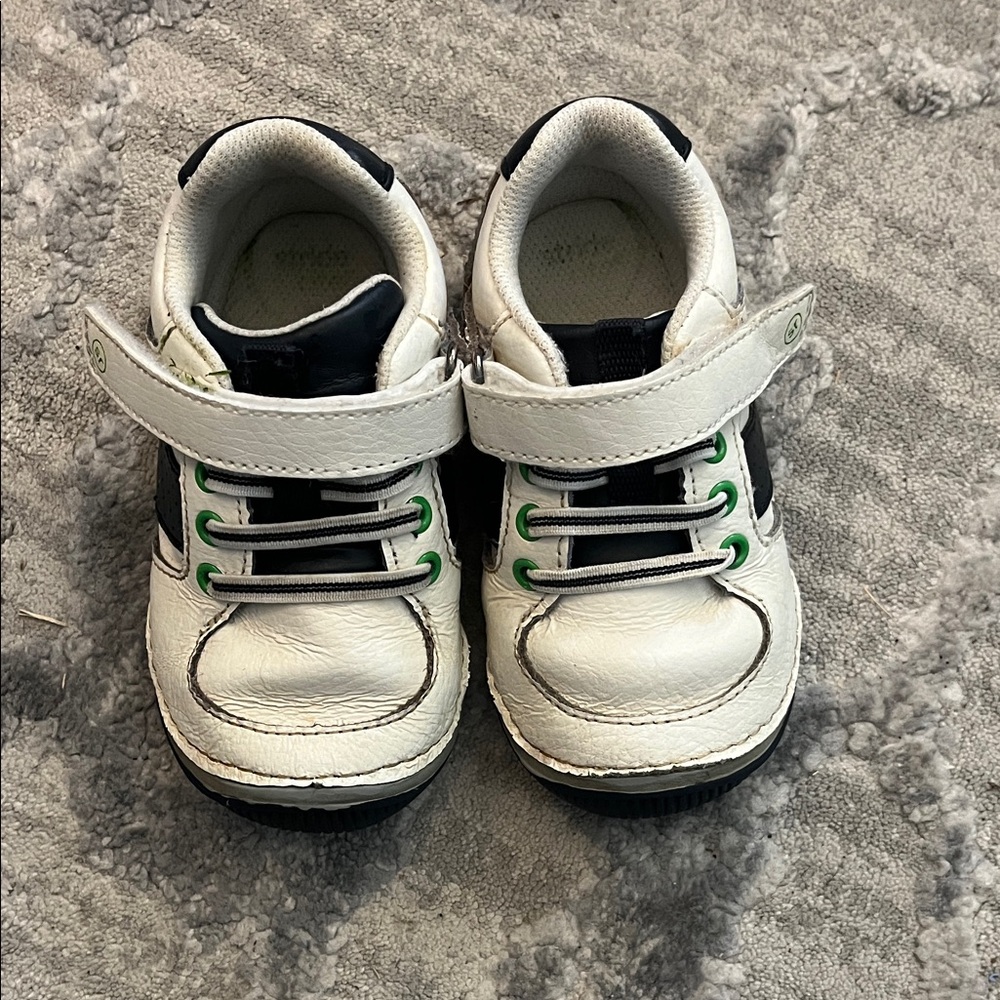 Stride Rite toddler Wes sneaker 7XW